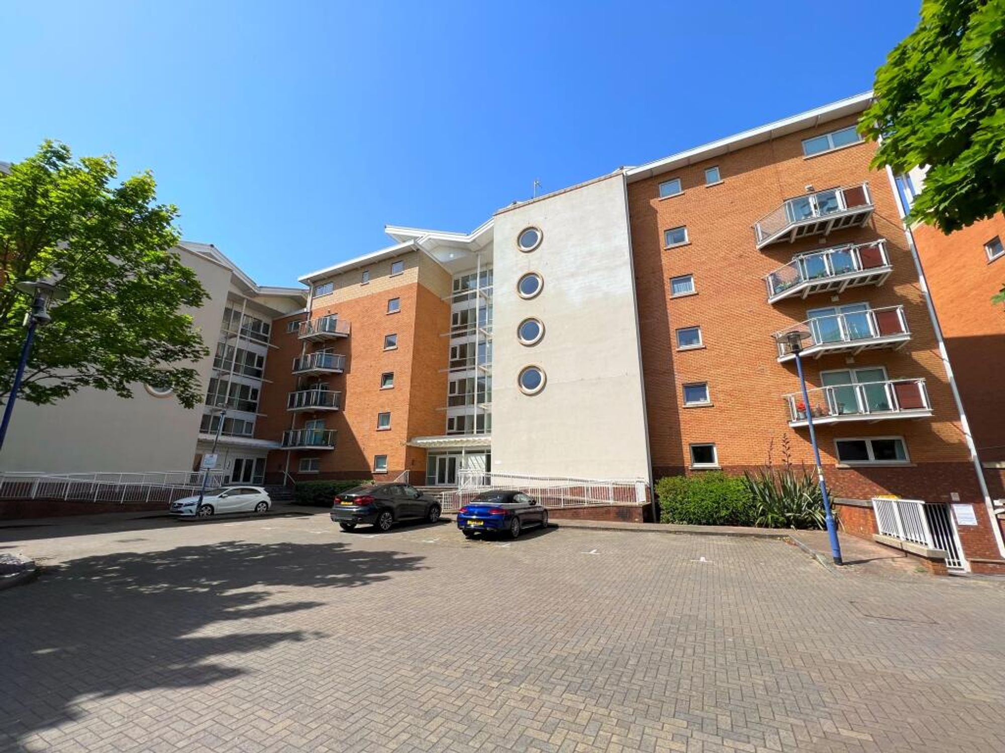 Flat Chandlery Way in Cardiff