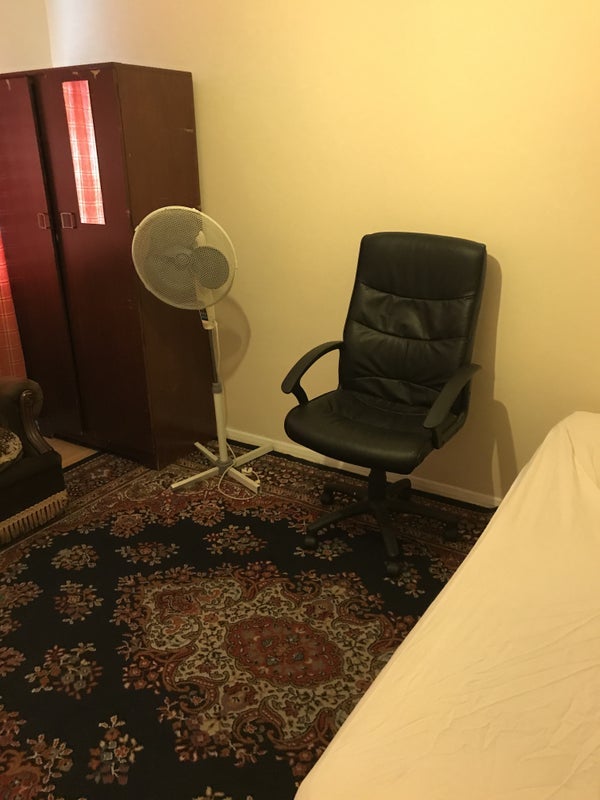 Room Edward Court in Greater London