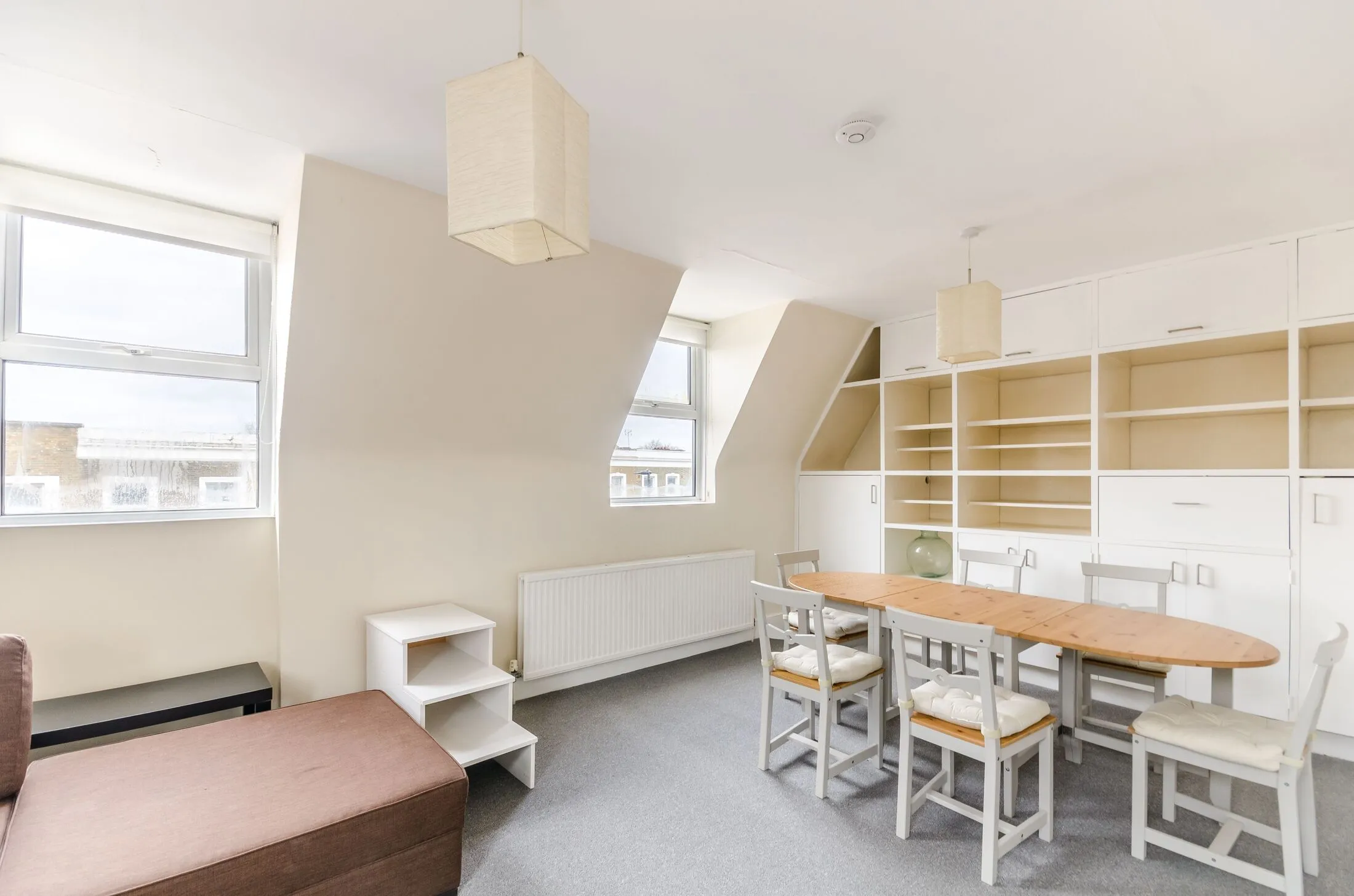 Flat Coldharbour Lane in Greater London