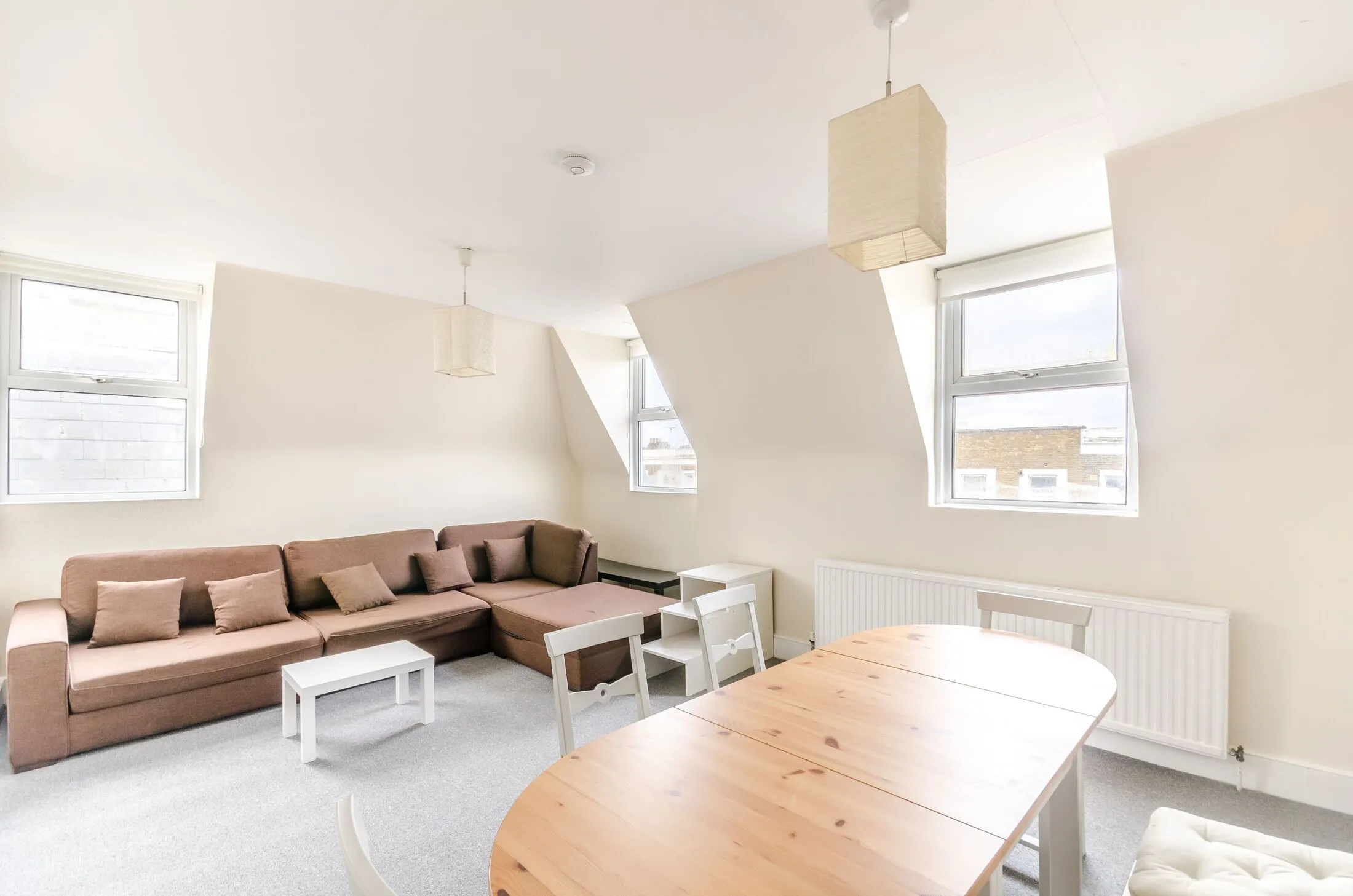 Flat Coldharbour Lane in Greater London