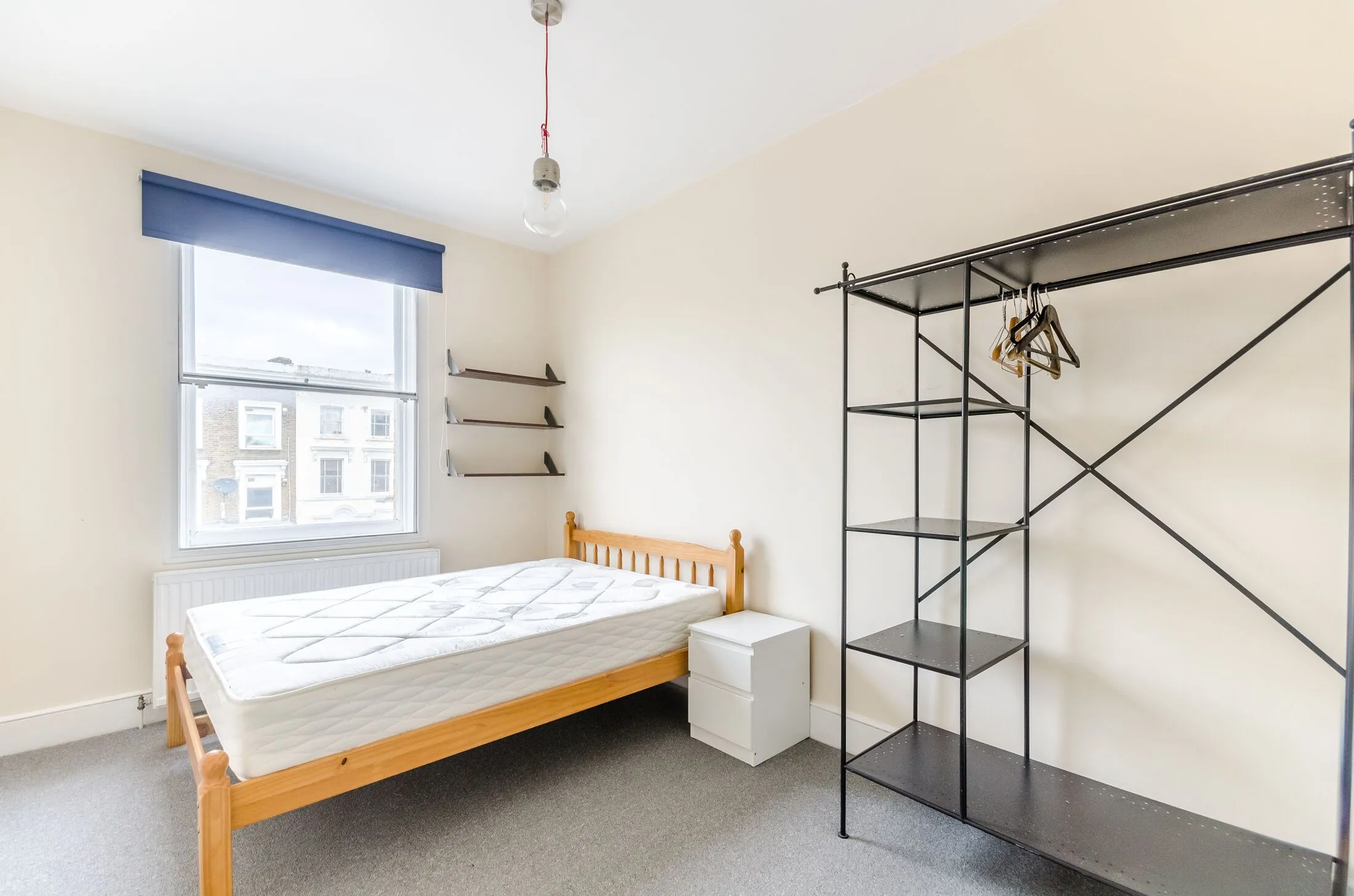 Flat Coldharbour Lane in Greater London