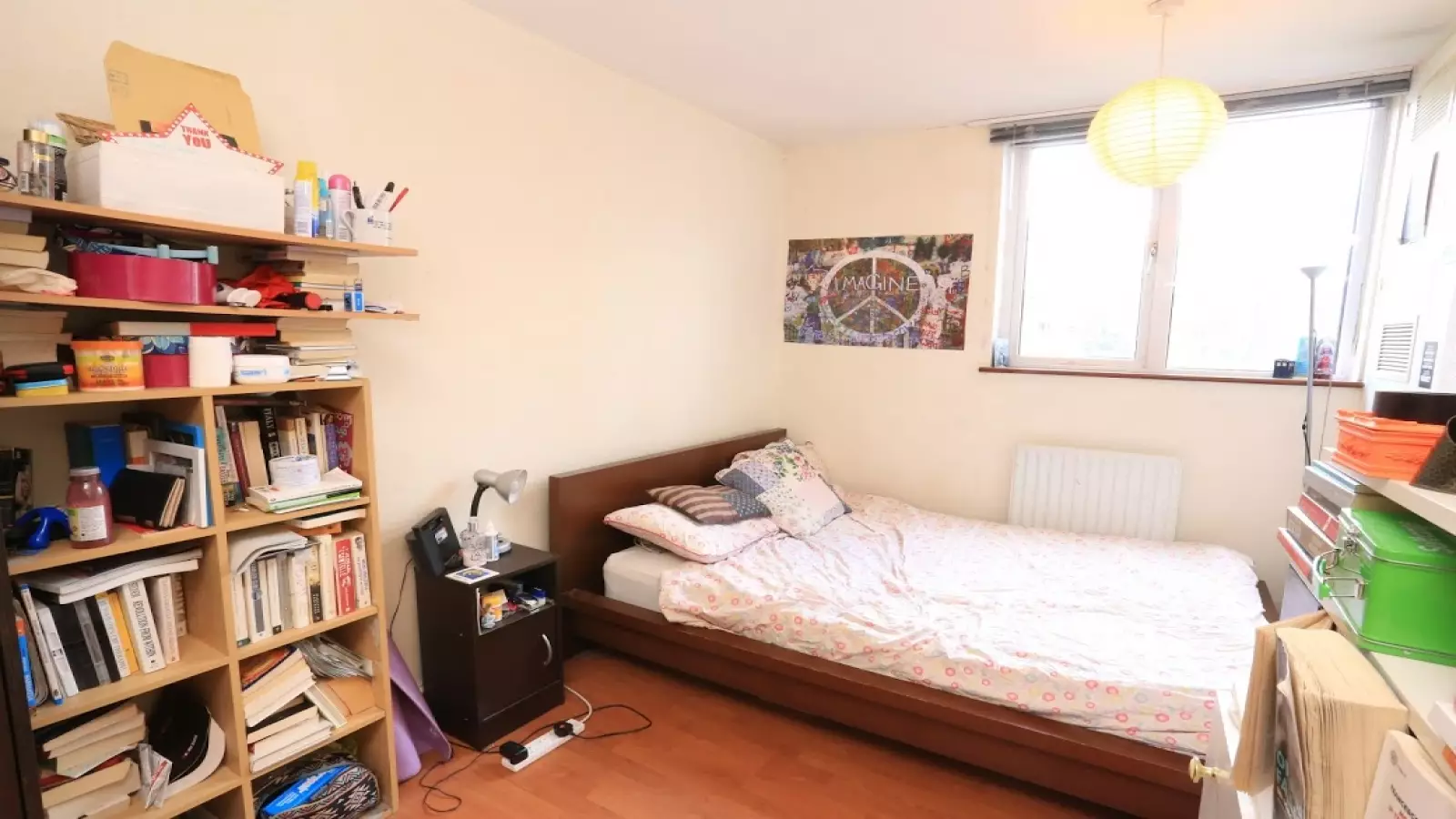 Room Usk Street in Greater London