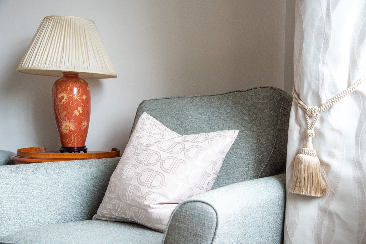 Flat Kensington High Street in Greater London