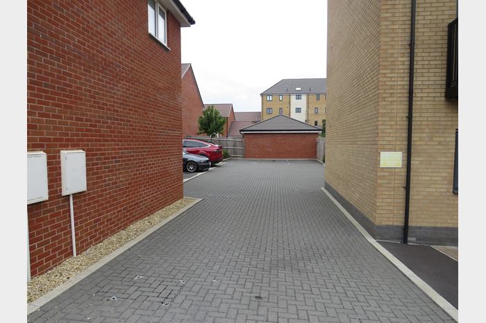Room Square Leaze in Patchway