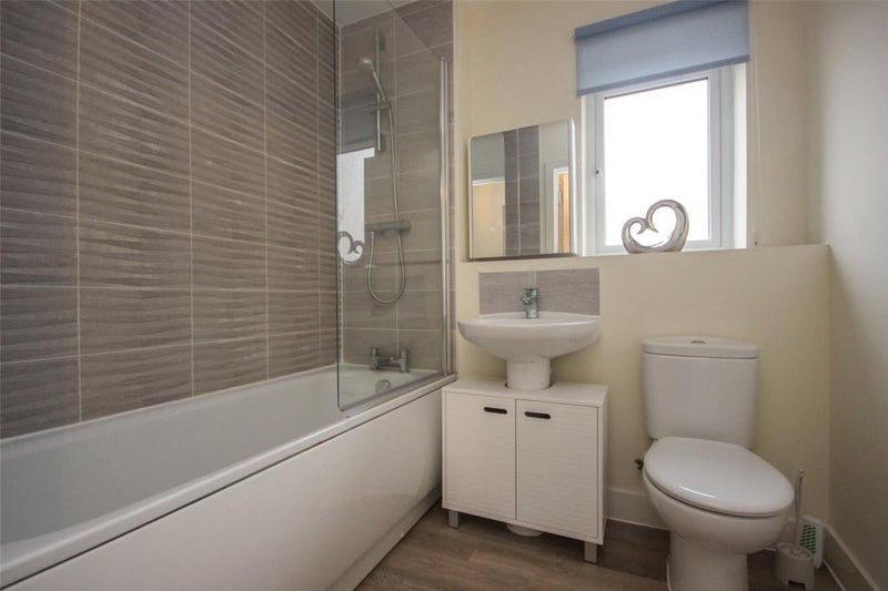 Room Square Leaze in Patchway