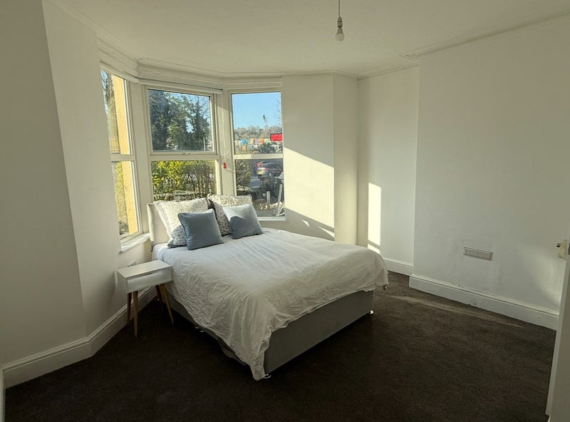Room Coronation Road in Bristol
