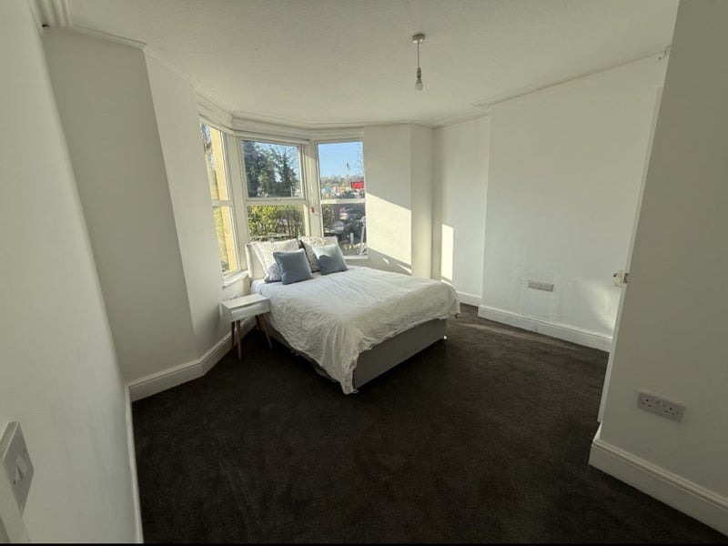Room Coronation Road in Bristol