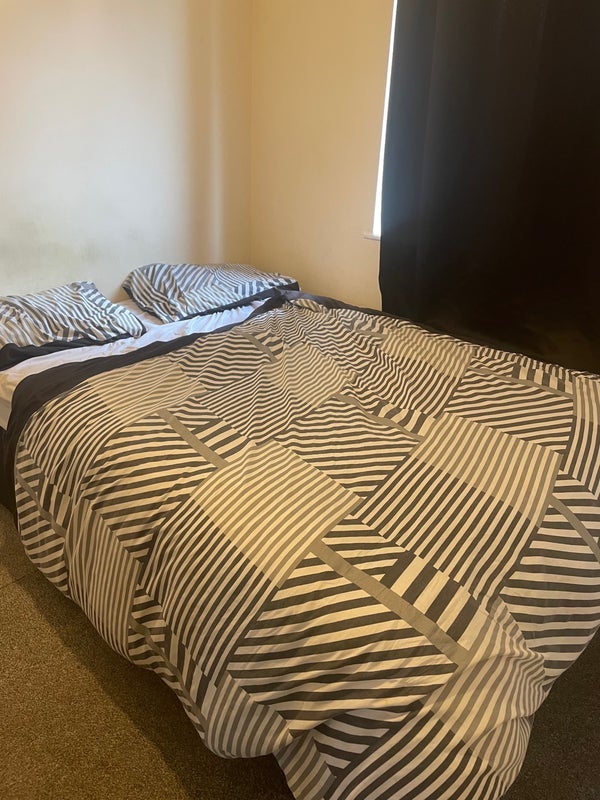 Room Windsor Road in Chadderton