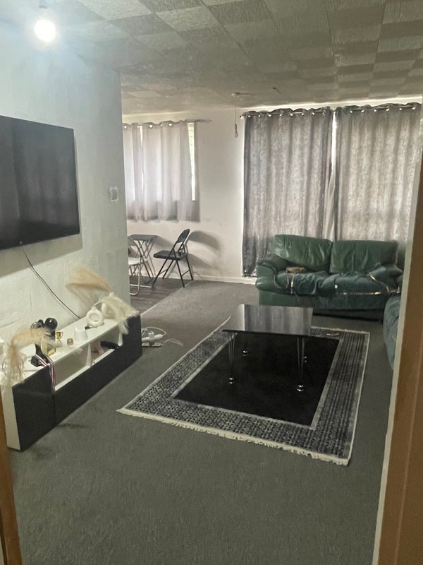 Room Windsor Road in Chadderton