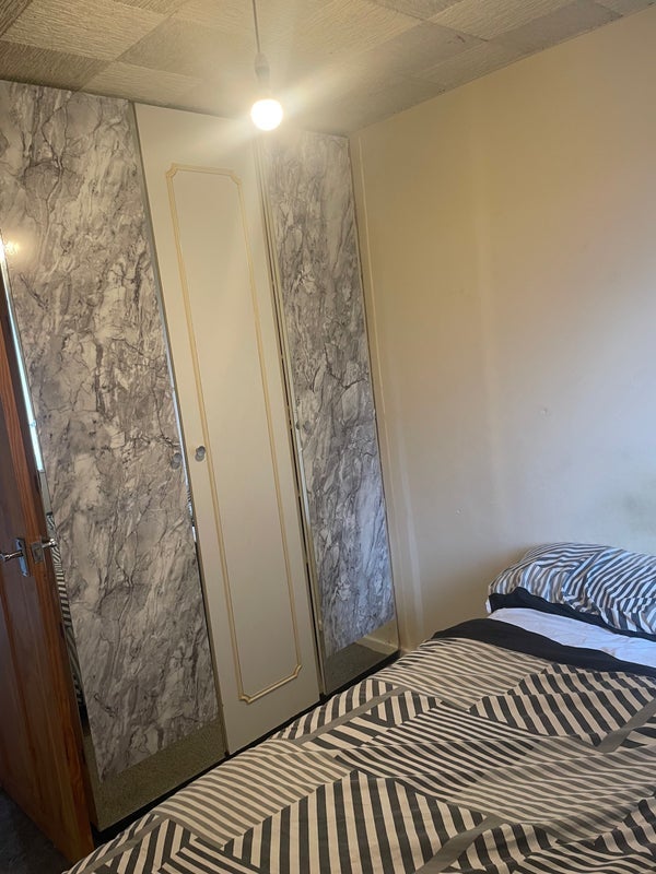 Room Windsor Road in Chadderton