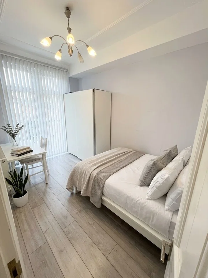 Room Harrow View in Greater London