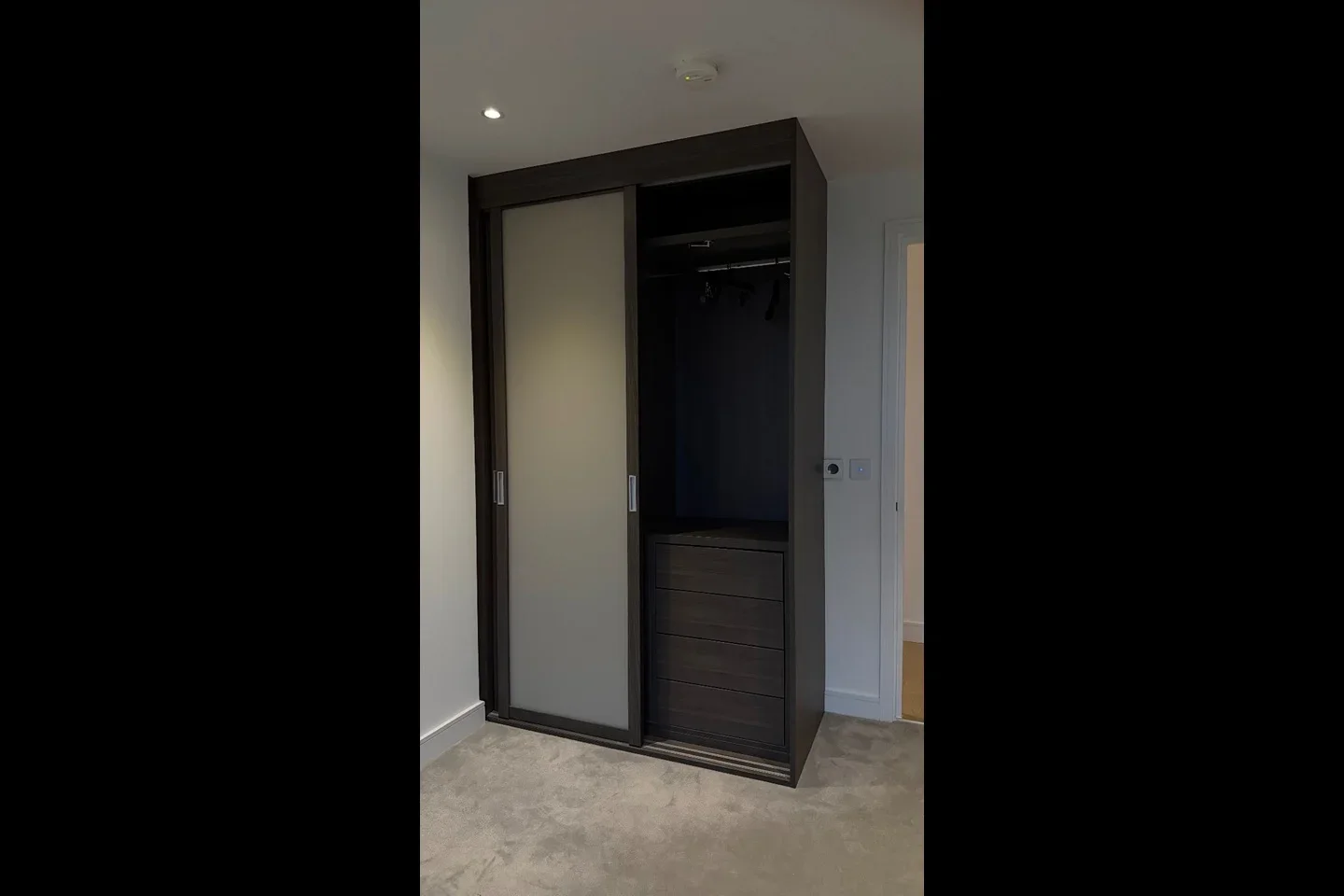 Flat Limeharbour in Greater London