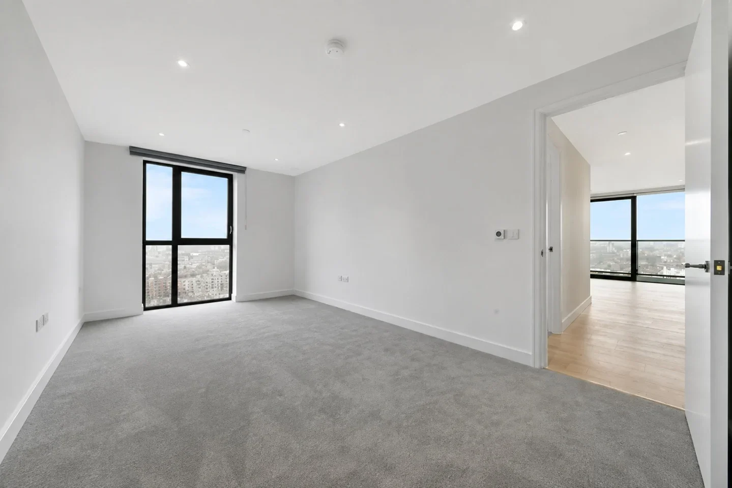 Flat Limeharbour in Greater London