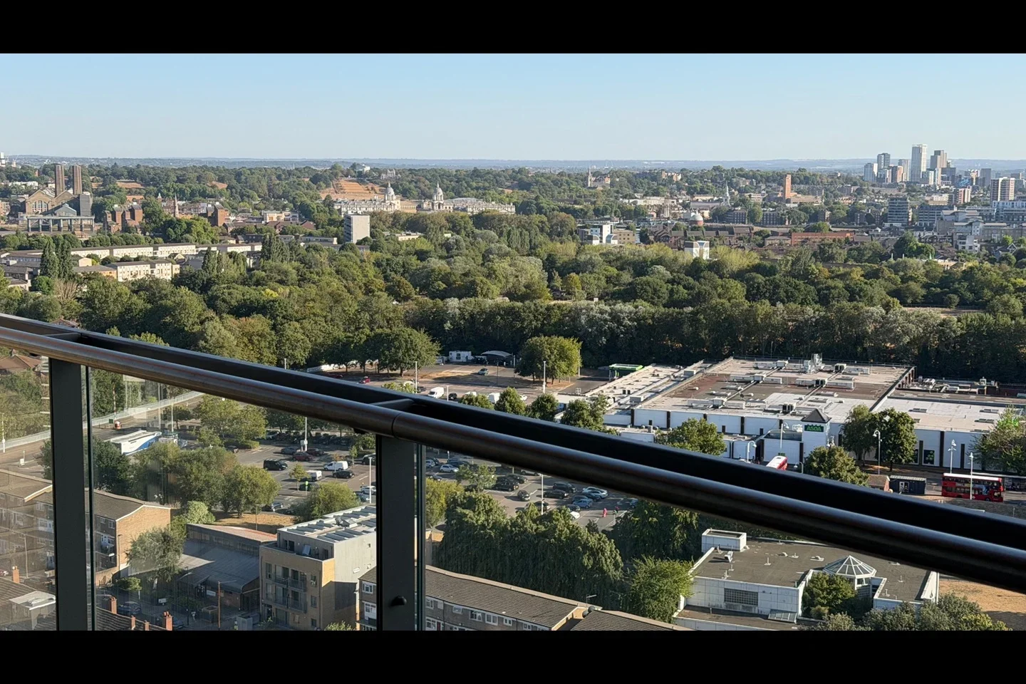 Flat Limeharbour in Greater London