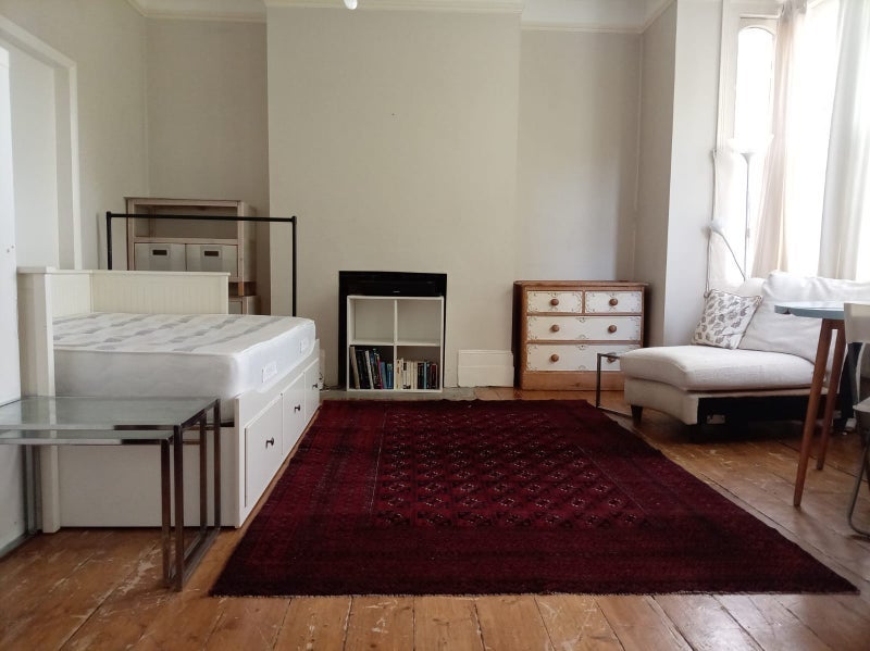 Room Chevening Road in Greater London
