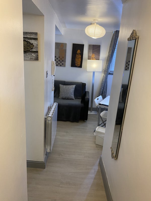 Flat Hamsell Road in Manchester