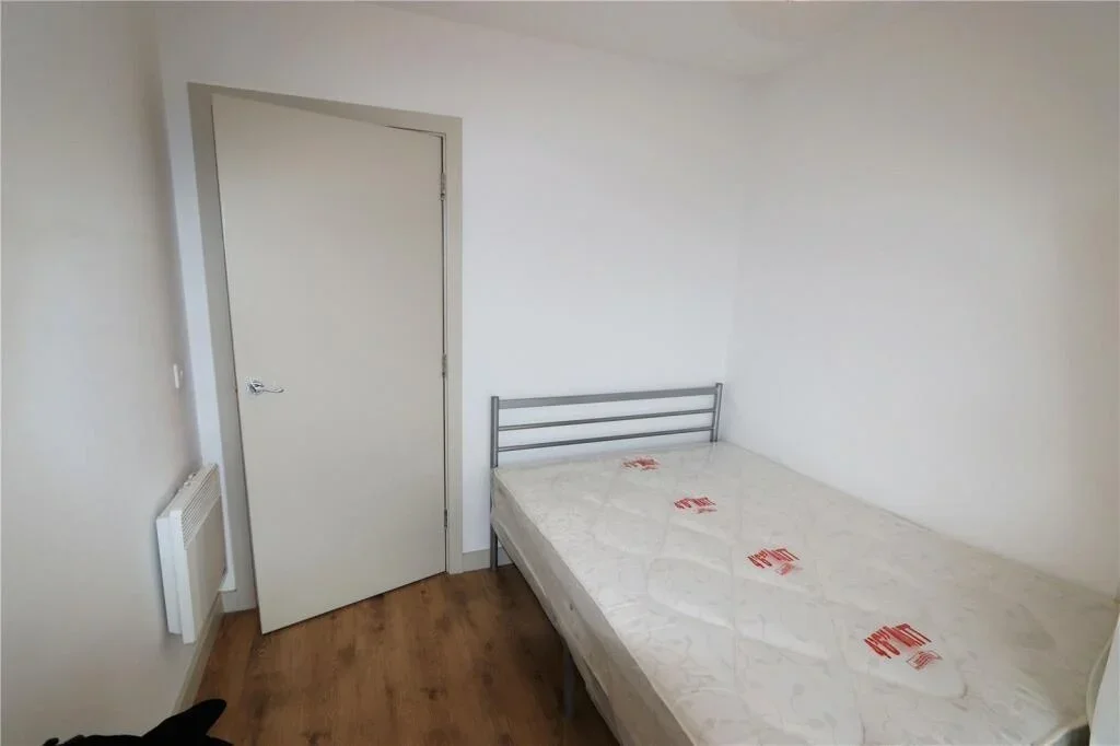 Flat Oldfield Road in Salford