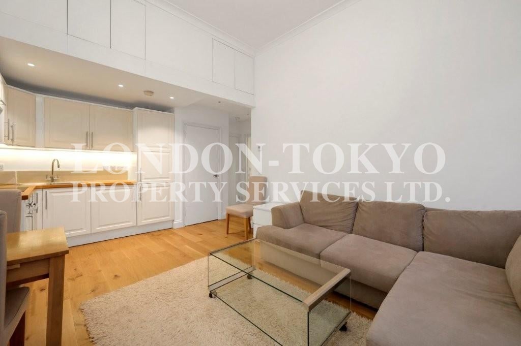 Flat Nevern Place in Greater London