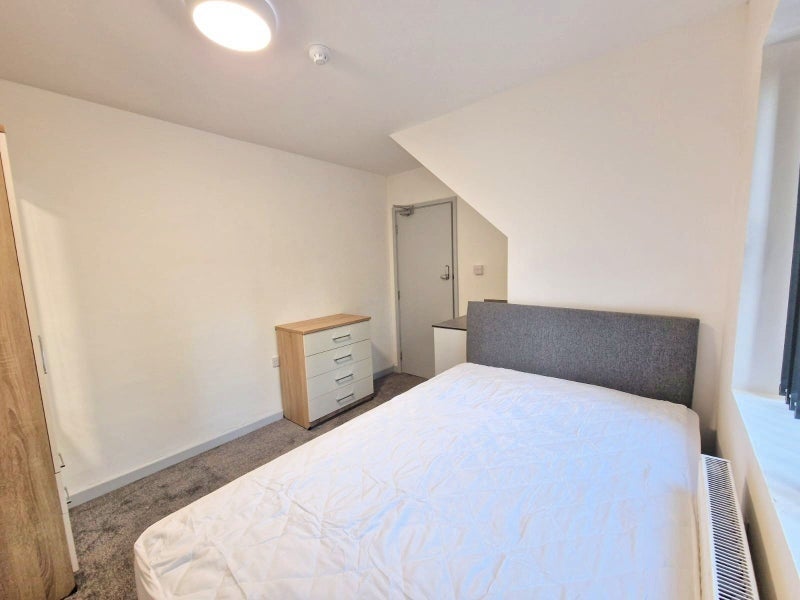 Room Hambury Drive in Birmingham