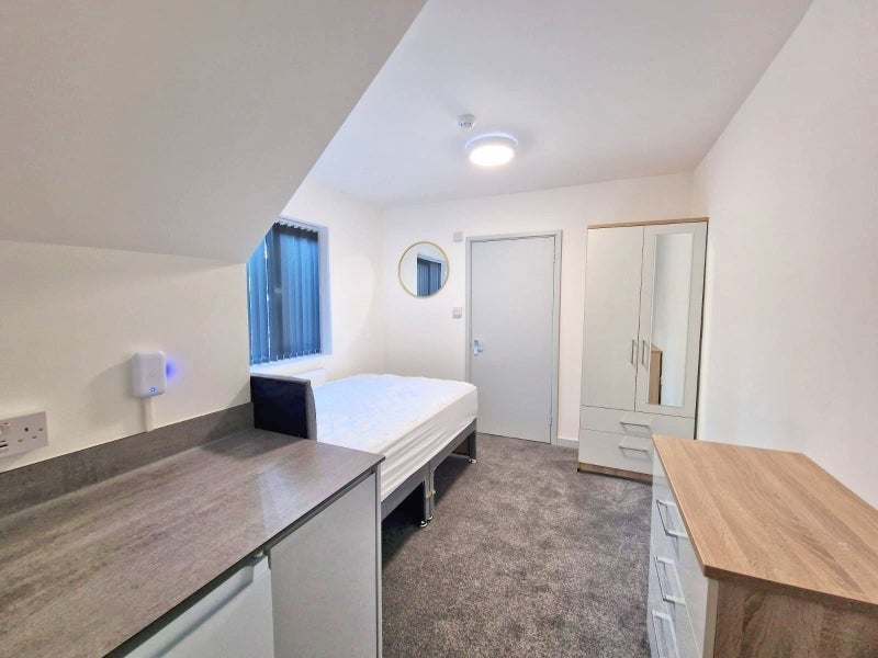Room Hambury Drive in Birmingham