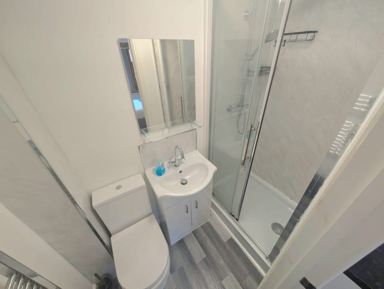 Room Rosedale Avenue in Sandwell