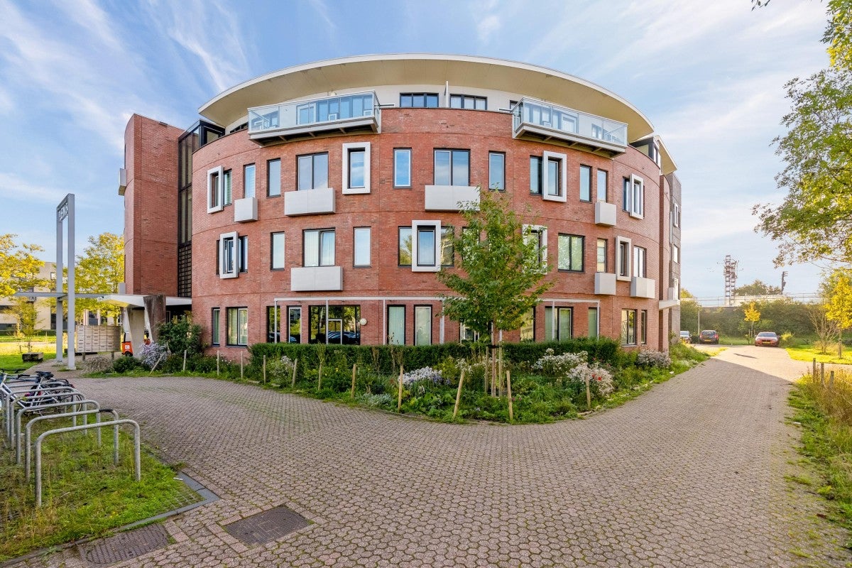 Appartement Louis Armstrongweg 60 H in Almere