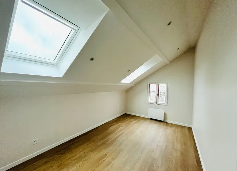 Flat Rue Louise Michel in Persan