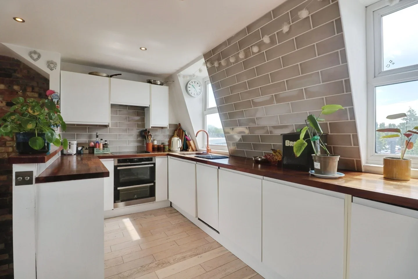 Flat Copper Mill Lane in Greater London