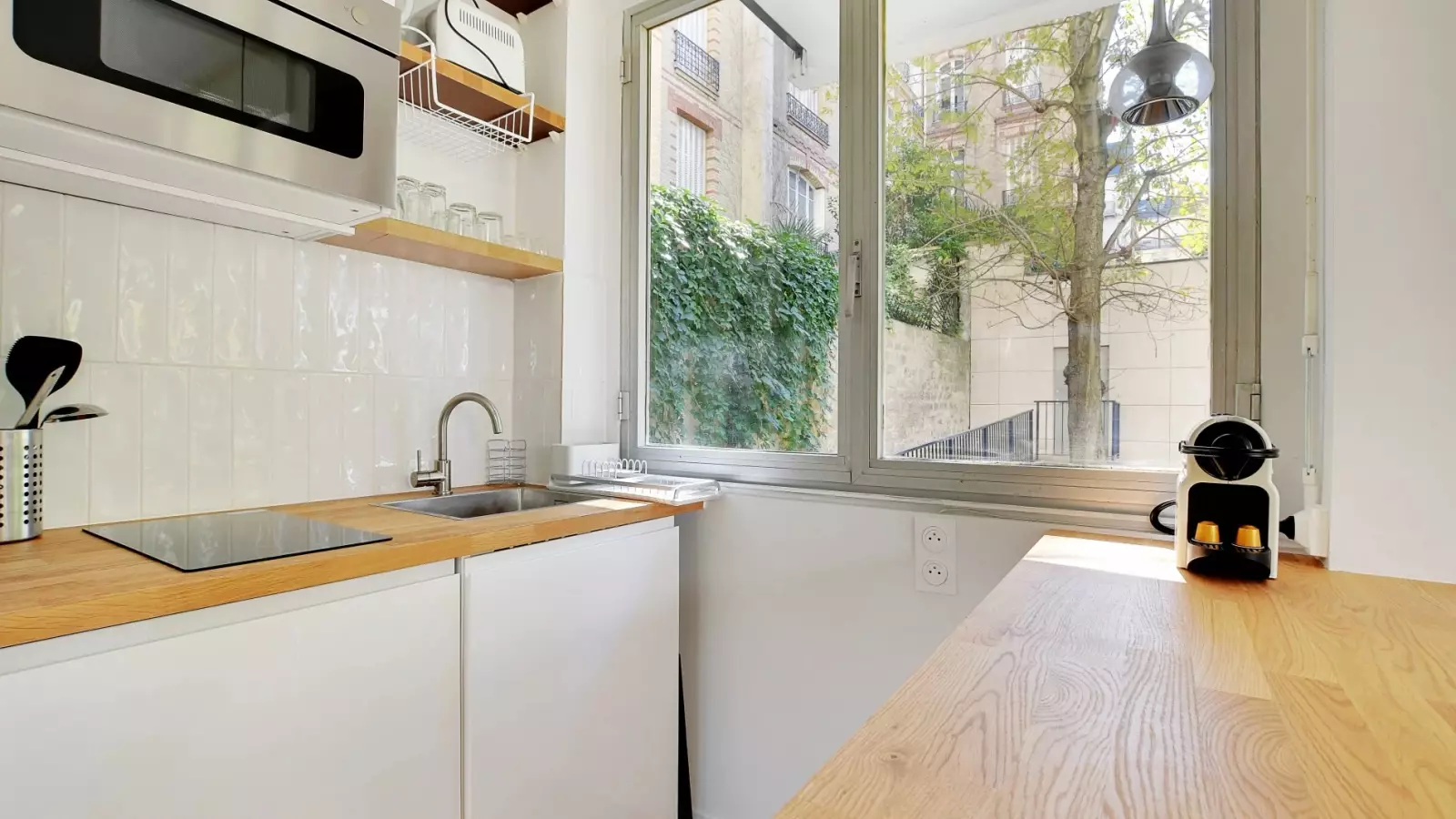 Appartement Rue des Belles Feuilles à Paris