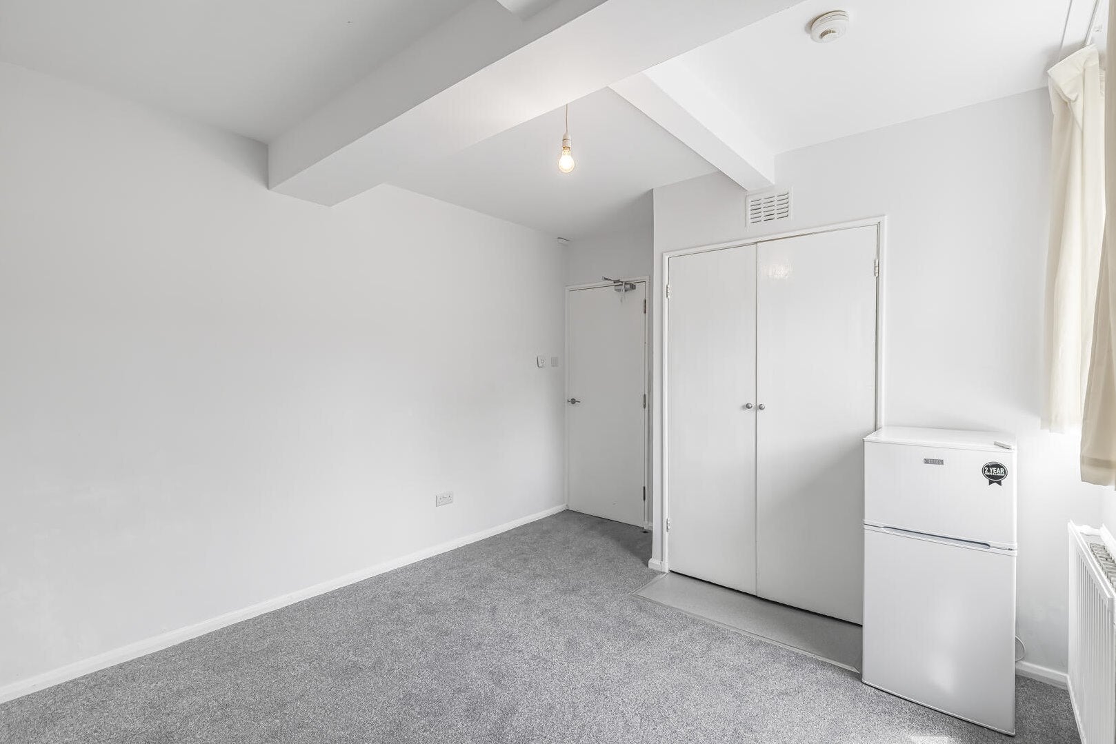 Flat Sloane Avenue in Greater London