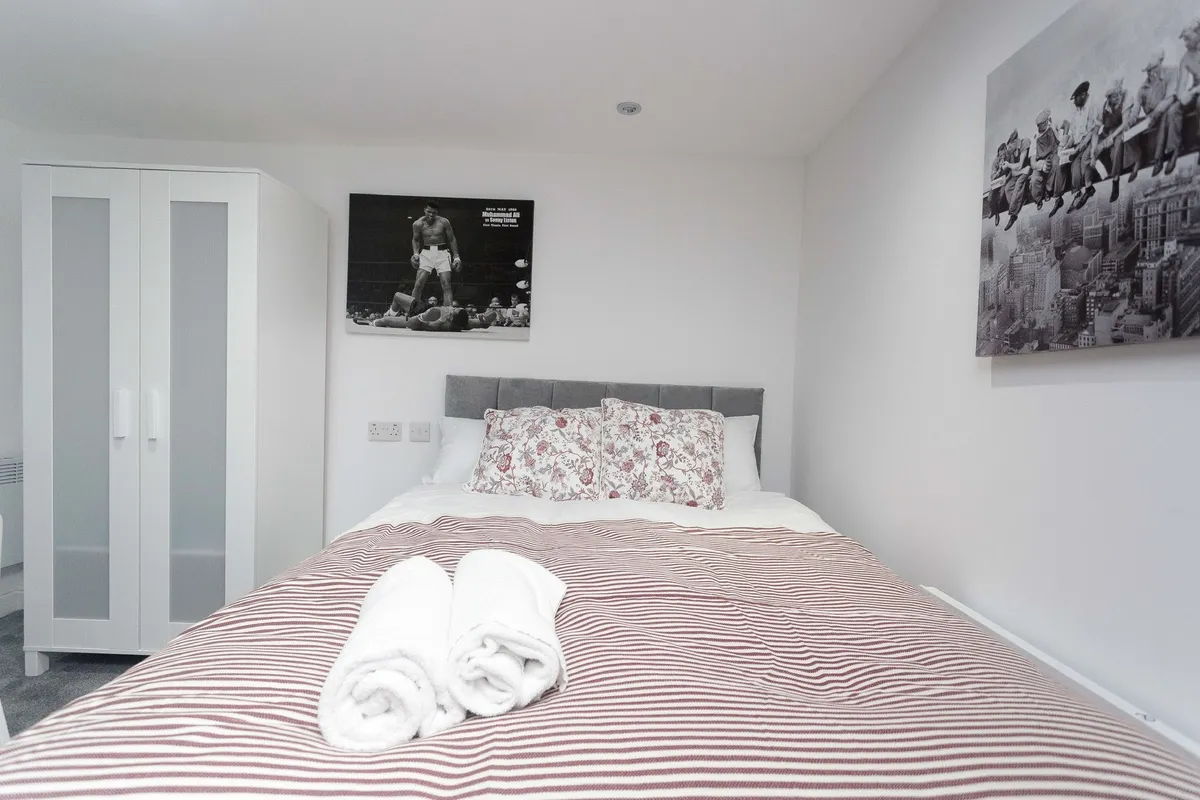 Flat St Hilda's Place in Leeds