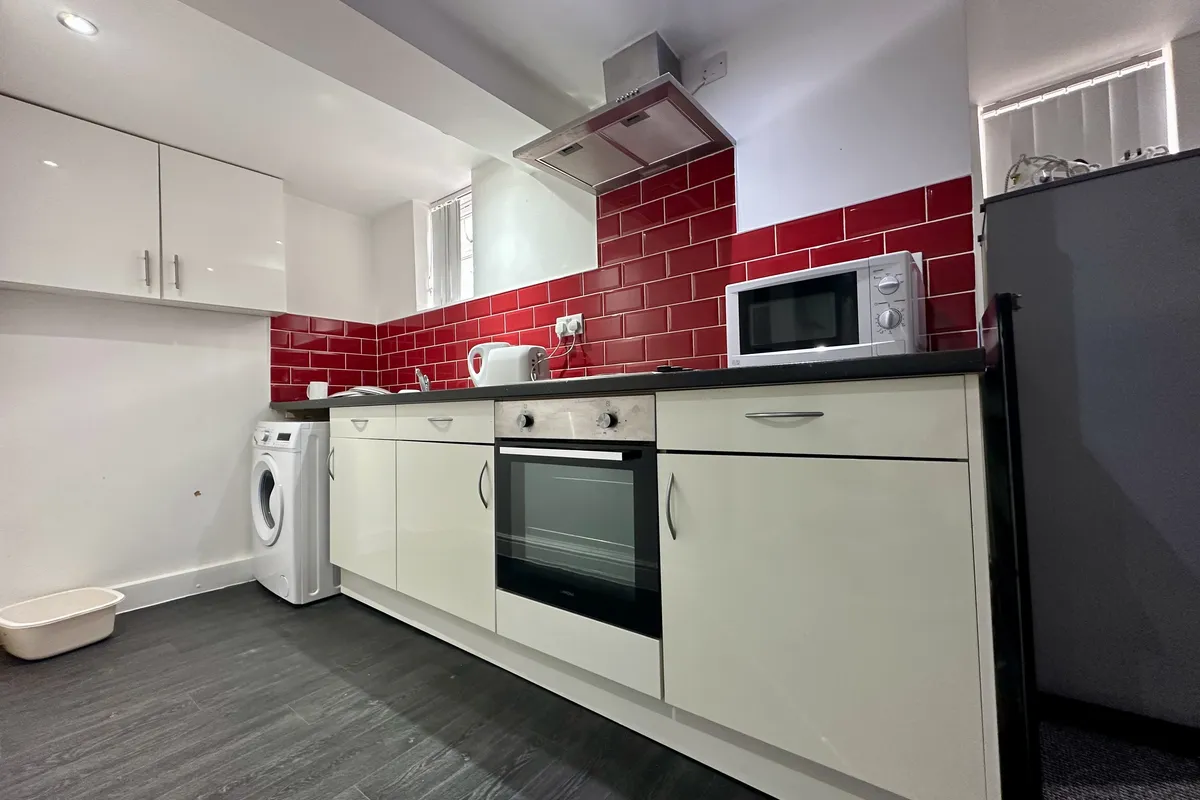 Flat St Hilda's Place in Leeds