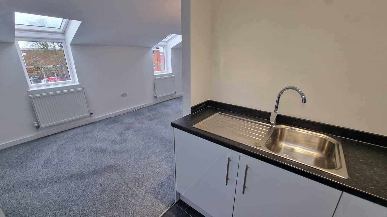Flat Empress Road in Luton