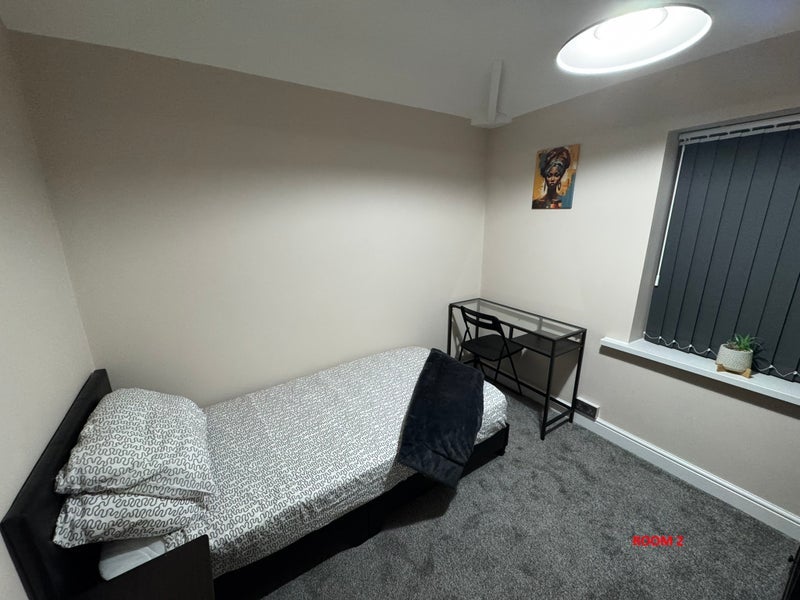 Room Meadow Grove in Bristol