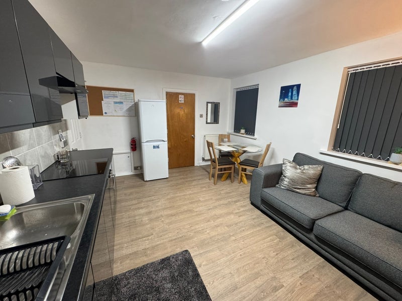 Room Meadow Grove in Bristol