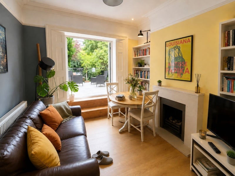 Room New Cross Road in Greater London