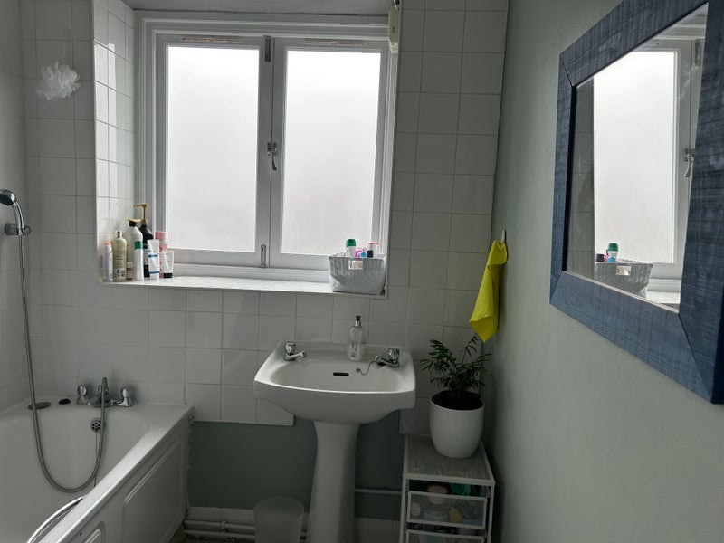 Room Ritchie Street in Greater London