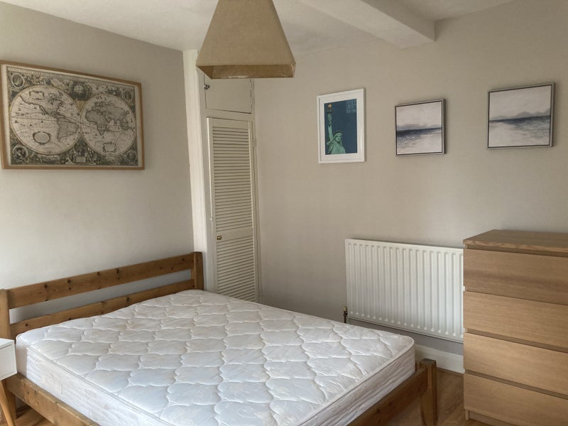 Room Ritchie Street in Greater London