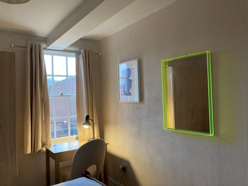 Room Ritchie Street in Greater London