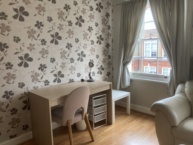 Room Ritchie Street in Greater London
