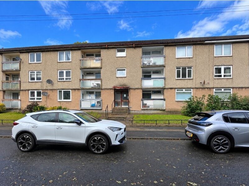 Flat Gogar Place in Glasgow
