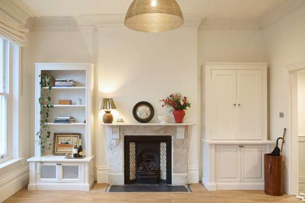Flat Carlingford Road in Greater London