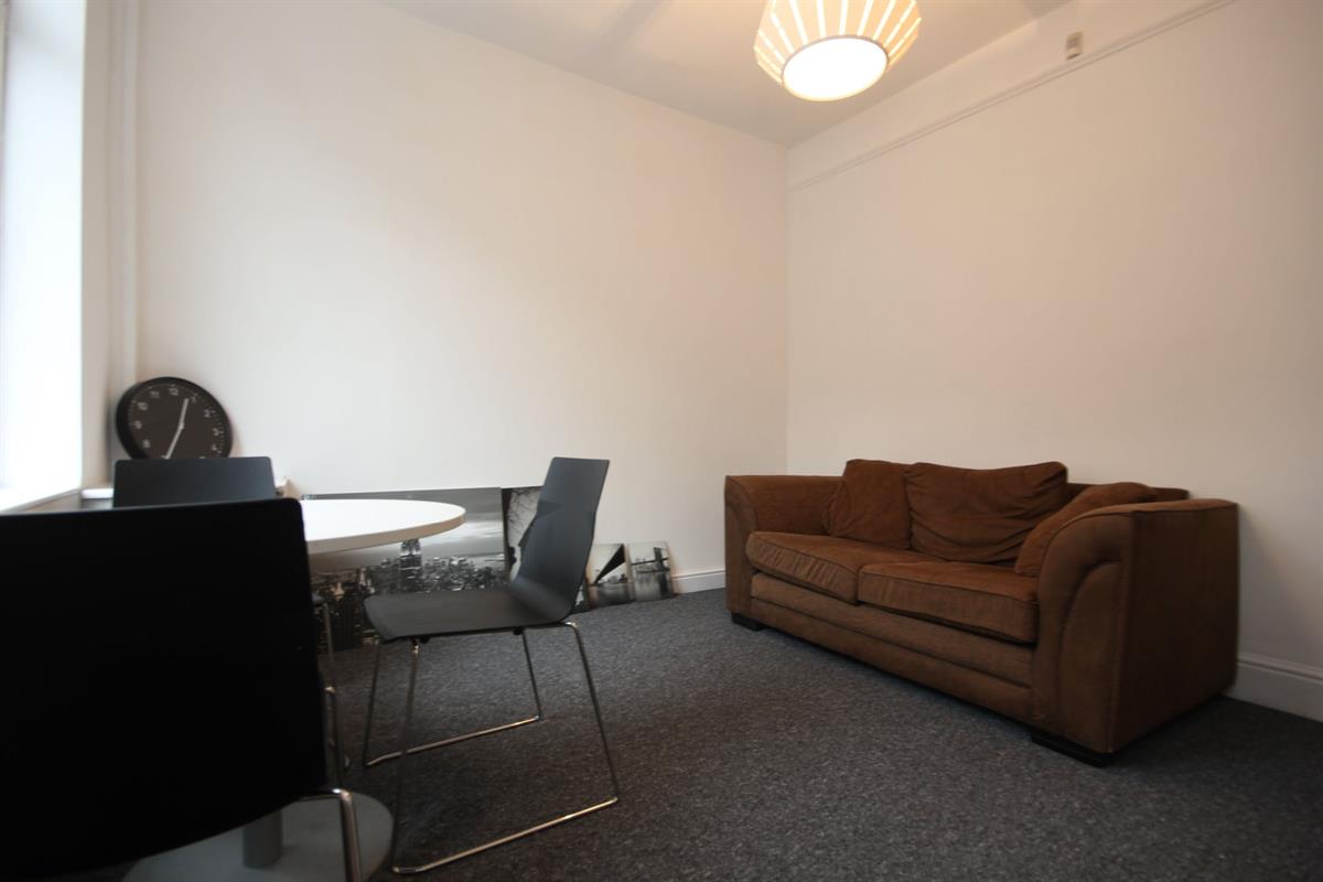 Room Ukraine Road in Salford