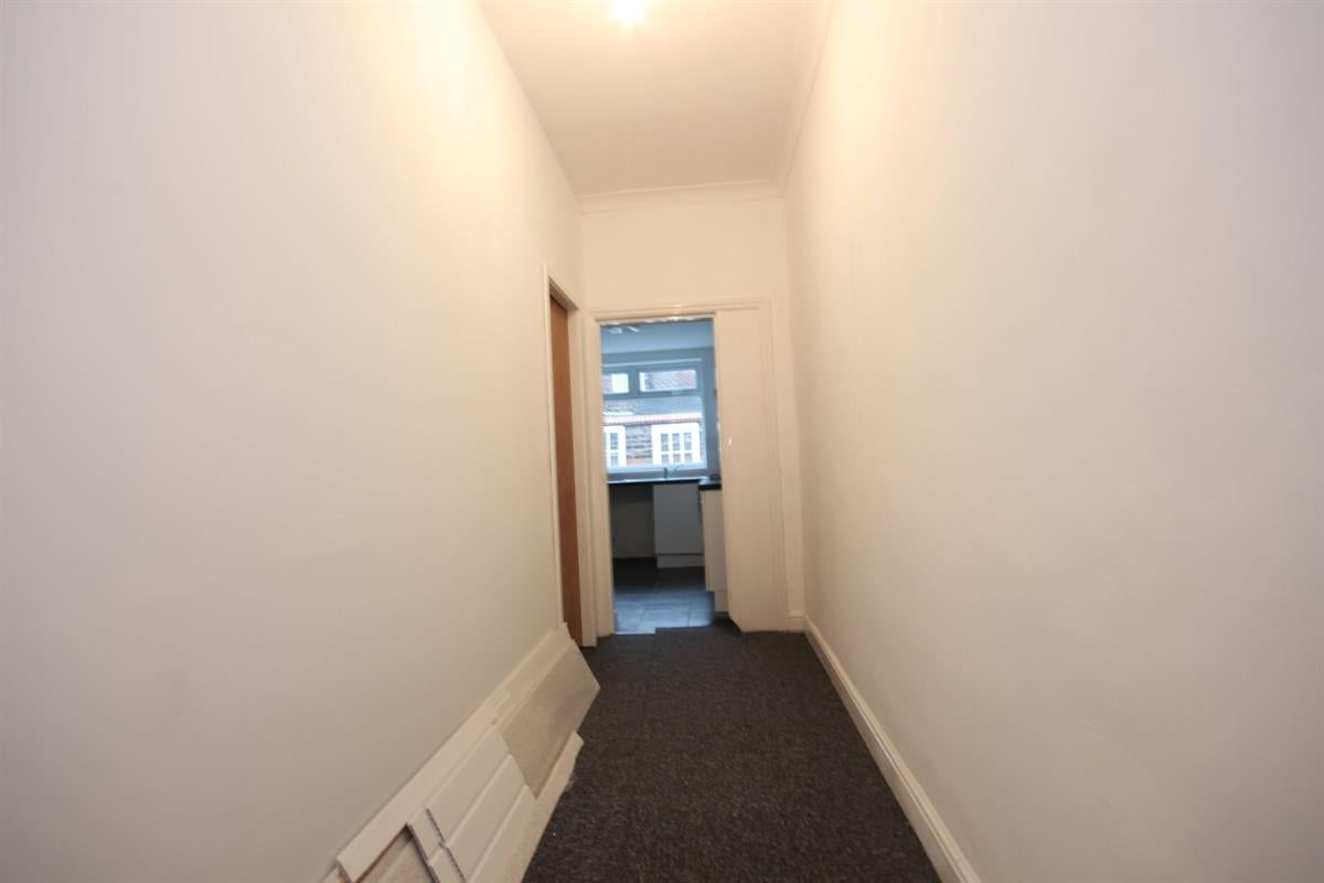 Room Ukraine Road in Salford