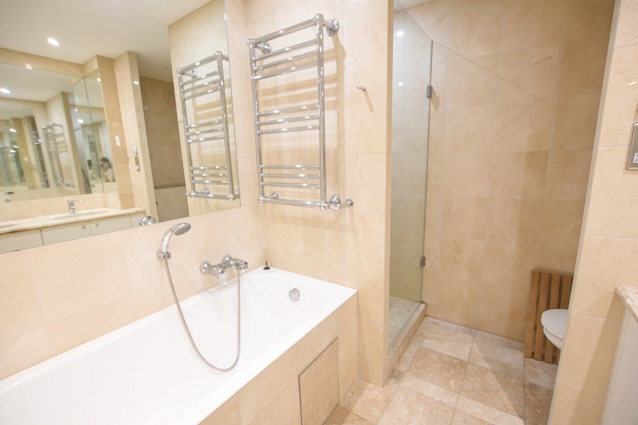 Flat Westferry Circus in Greater London