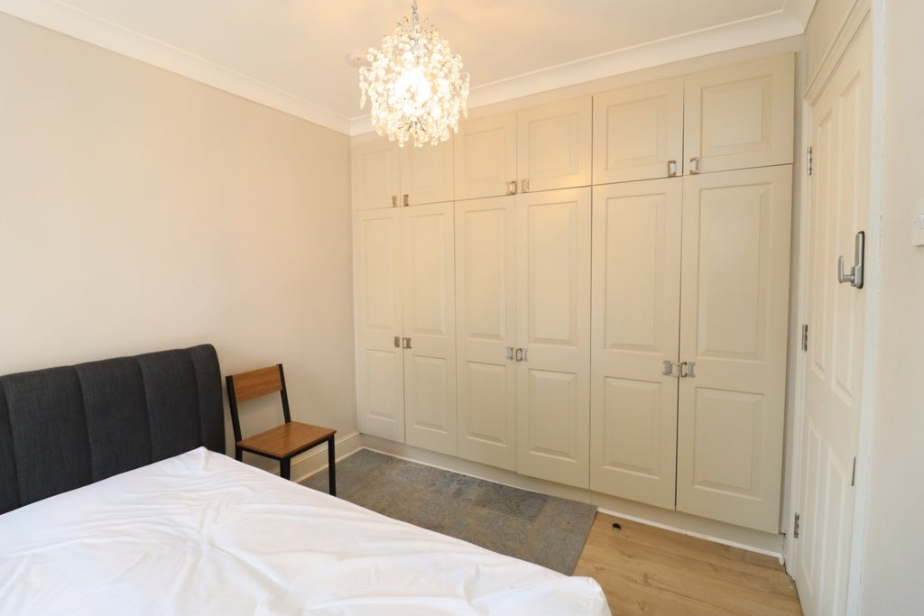 Room Globe Road in Greater London