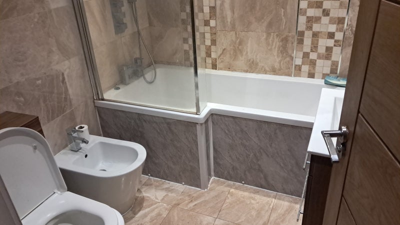 Room Waddington Close in Greater London