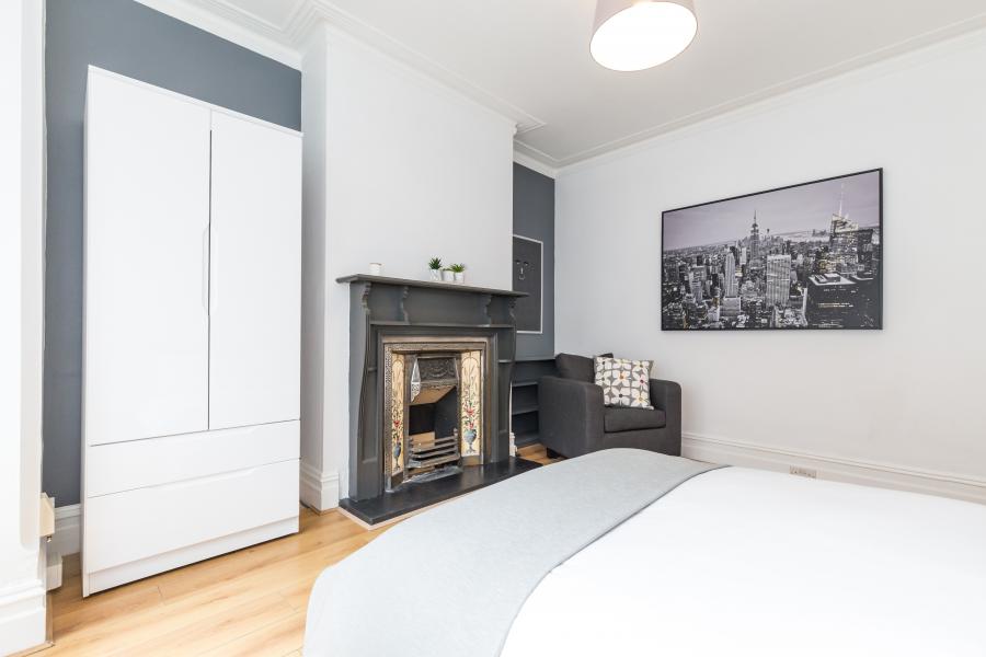 Room Broadway in Derby