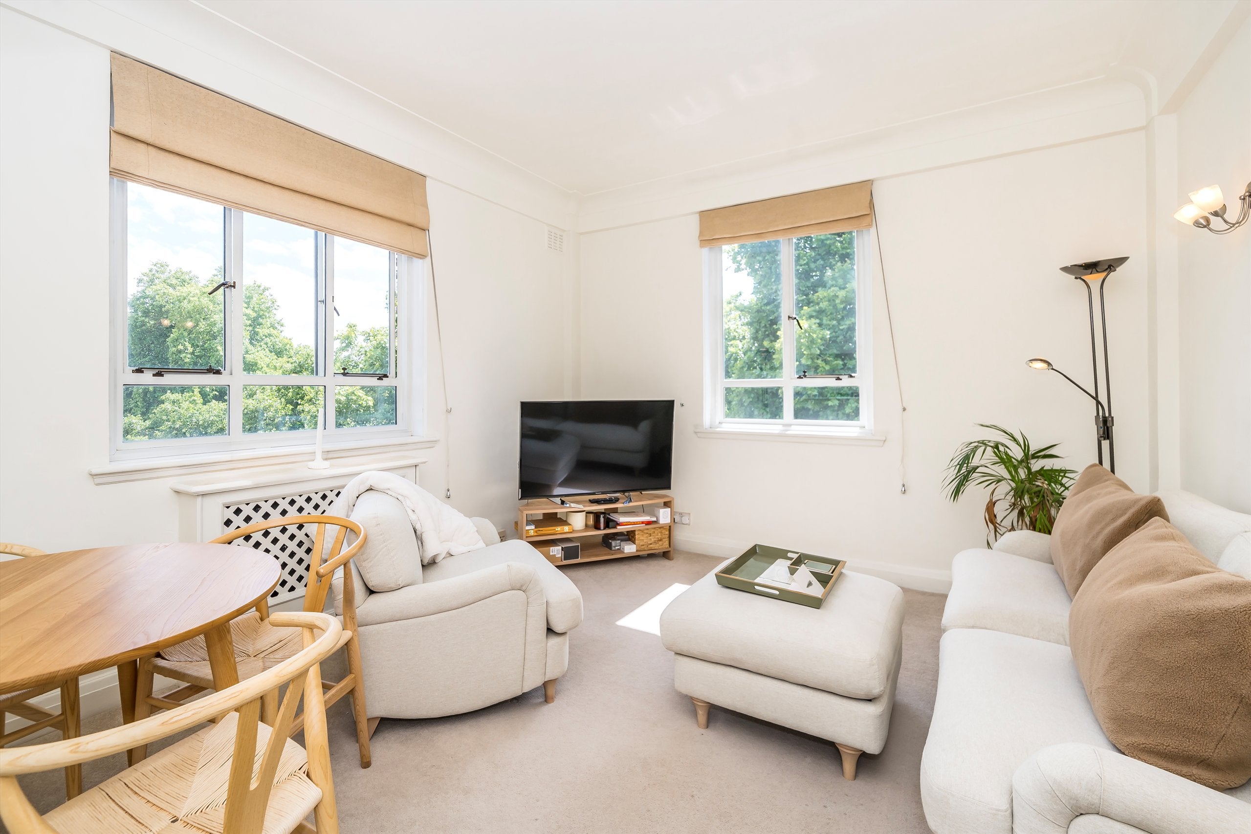 Flat Franklins Row in Greater London