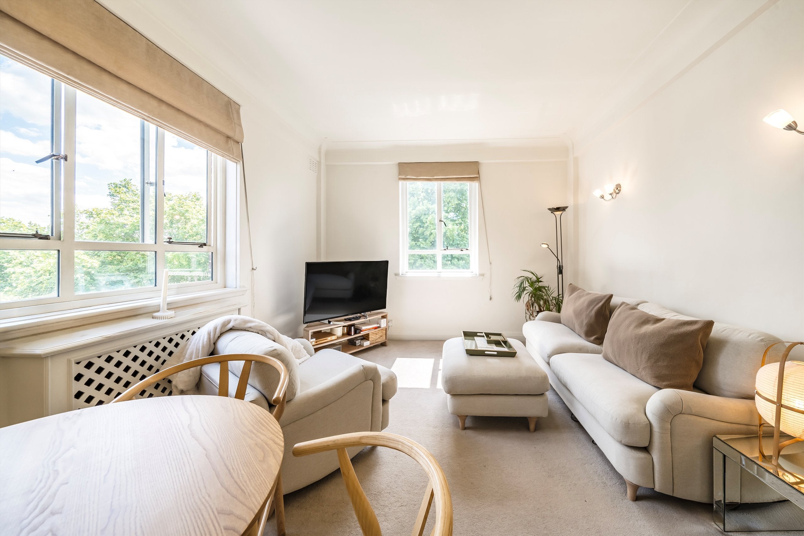 Flat Franklins Row in Greater London
